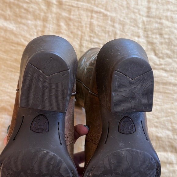 Ariat Western Boots - Picture 11 of 17